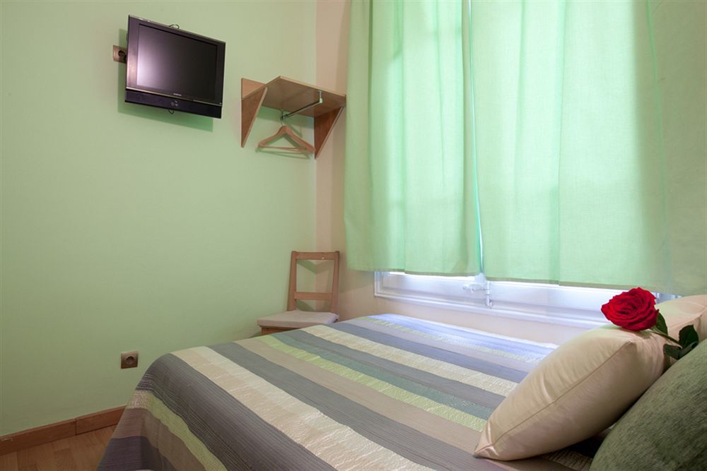 Hostal Felipe 2 Barselona Dış mekan fotoğraf